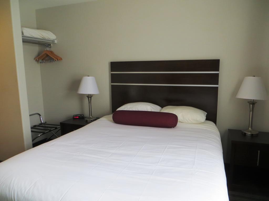 Super 8 By Wyndham Saskatoon Near Downtown Hotel Luaran gambar
