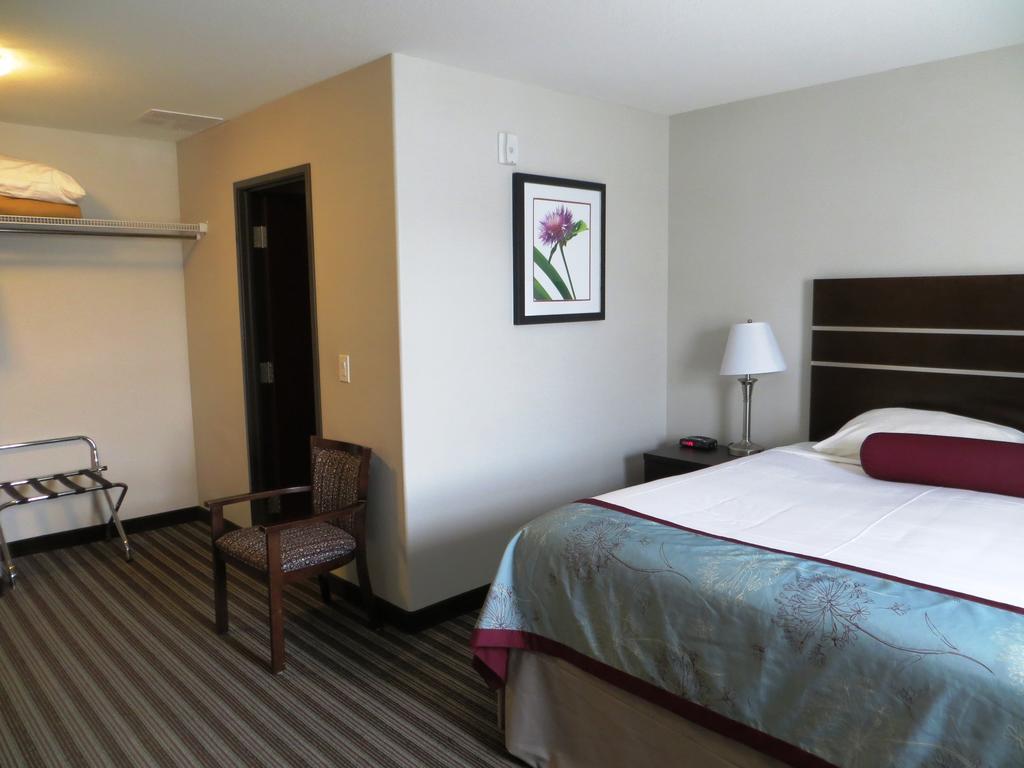 Super 8 By Wyndham Saskatoon Near Downtown Hotel Luaran gambar
