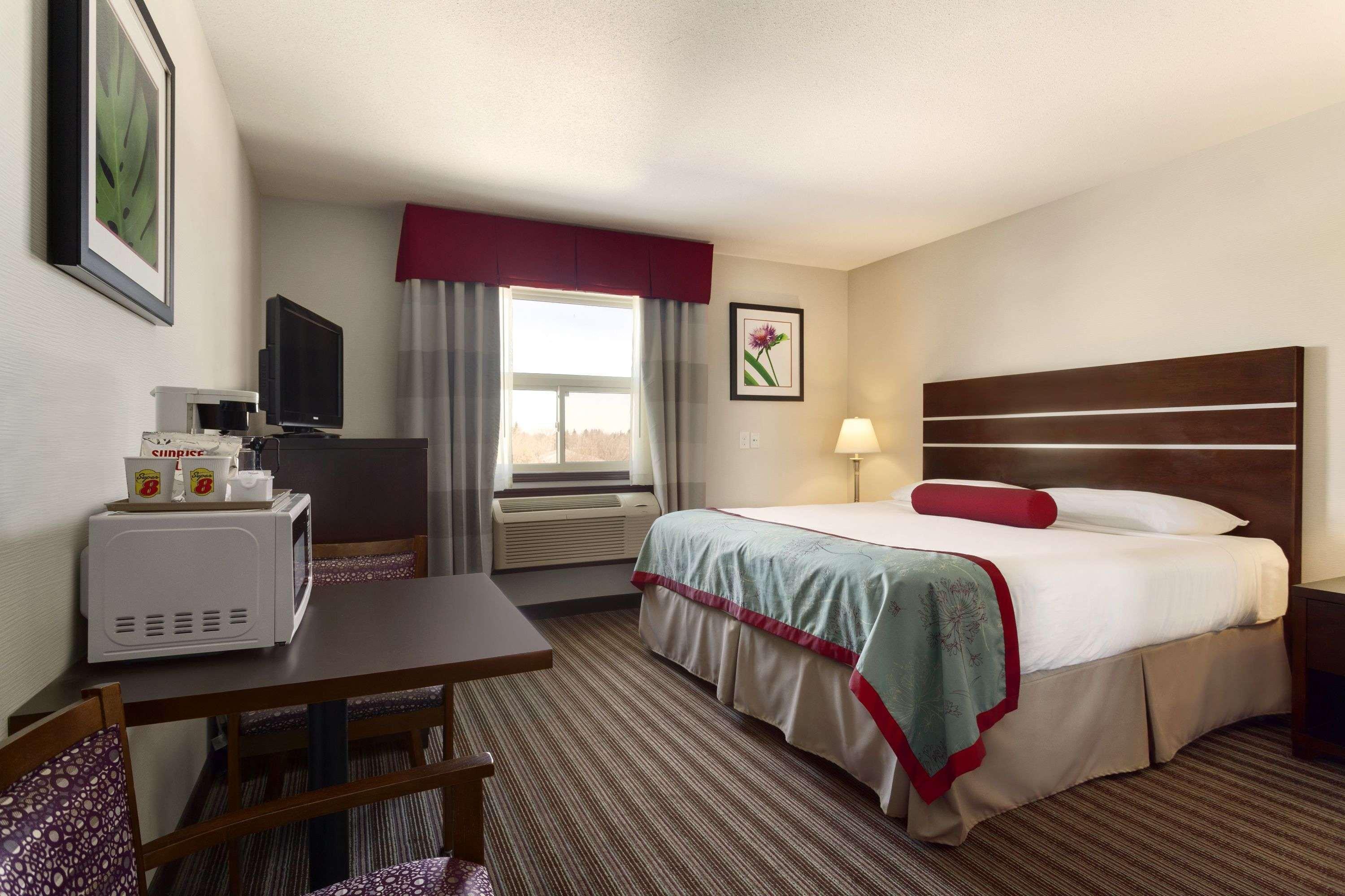 Super 8 By Wyndham Saskatoon Near Downtown Hotel Luaran gambar