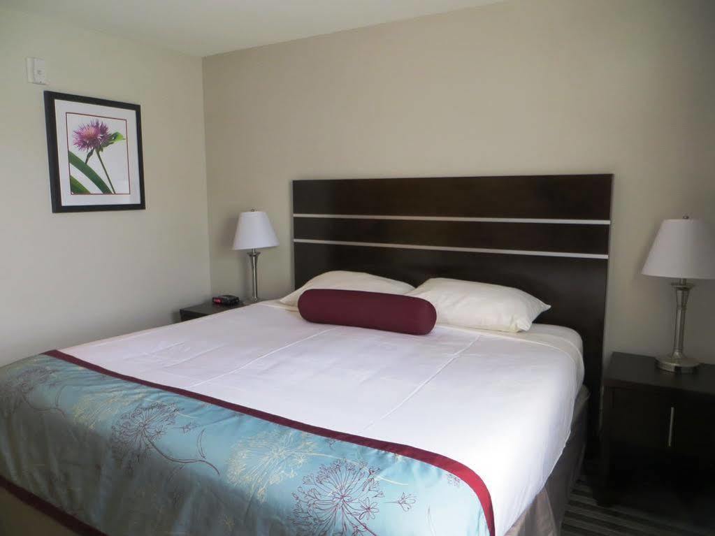 Super 8 By Wyndham Saskatoon Near Downtown Hotel Luaran gambar